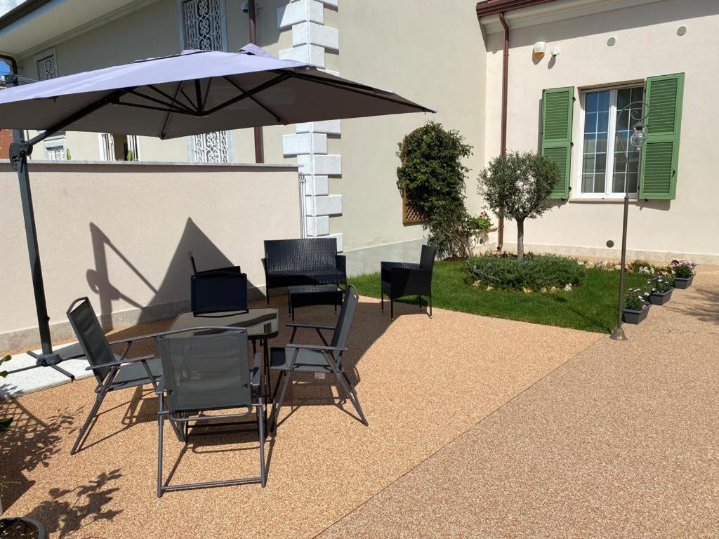 Villino Micol Camere A Due Passi Dal Mare Marina Di Carrara Buitenkant foto
